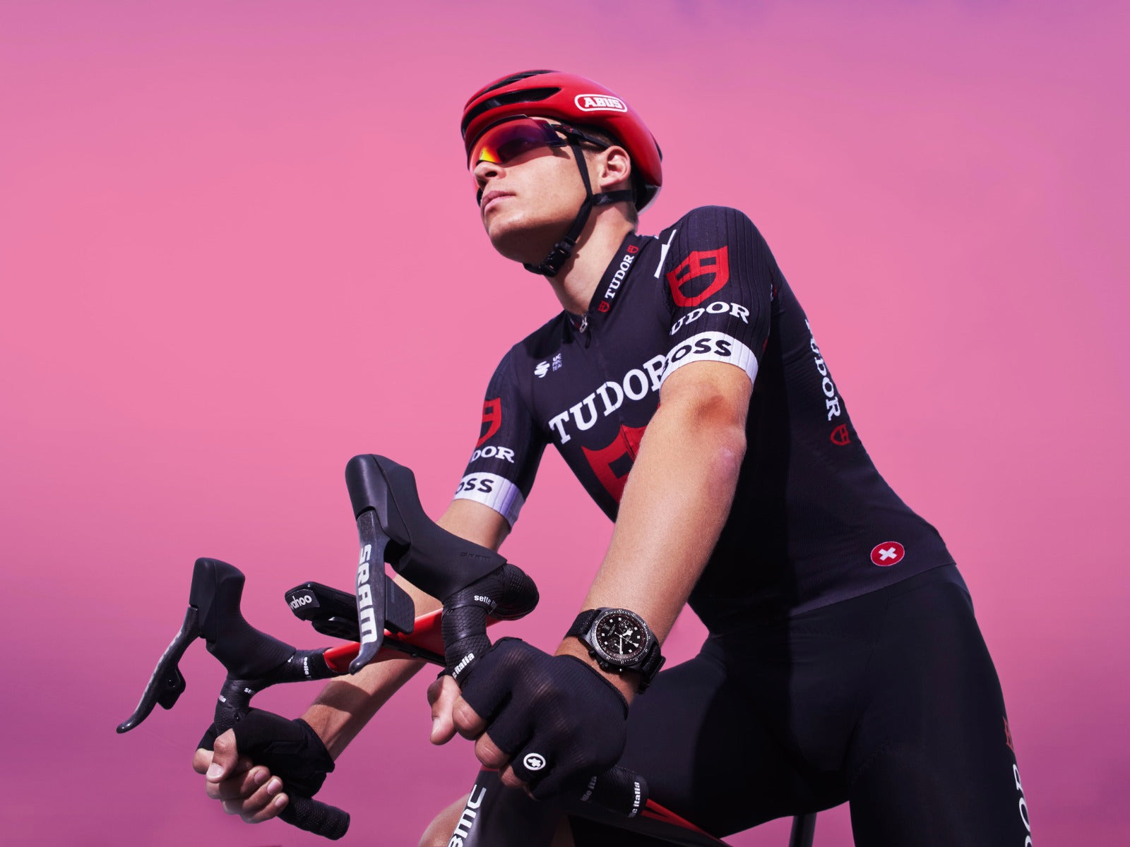 | Tudor special "cycling edition" Pelagos FXD for the Giro d'Italia