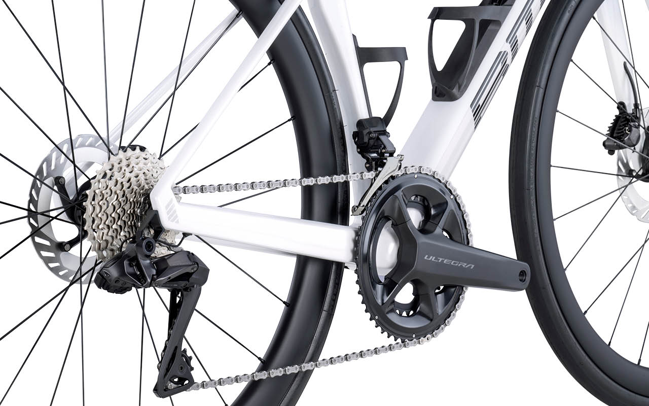 BMC Roadmachine 01 FOUR 2026 – dostępne w sklepie AkbiSport obraz innowacji