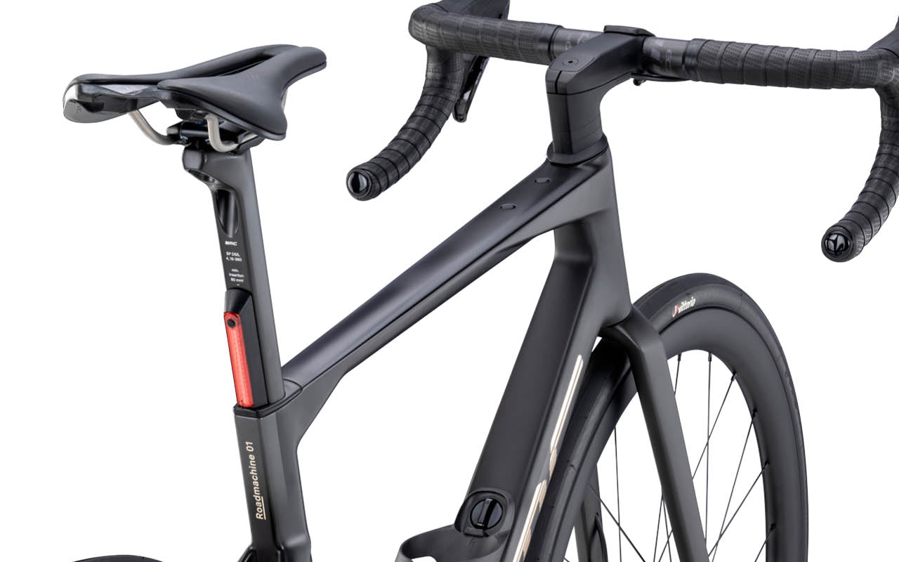 BMC Roadmachine 01 THREE 2026 – dostępne w sklepie AkbiSport innovation image