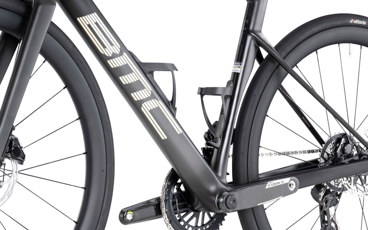 BMC Roadmachine 01 THREE 2026 – dostępne w sklepie AkbiSport innovation image