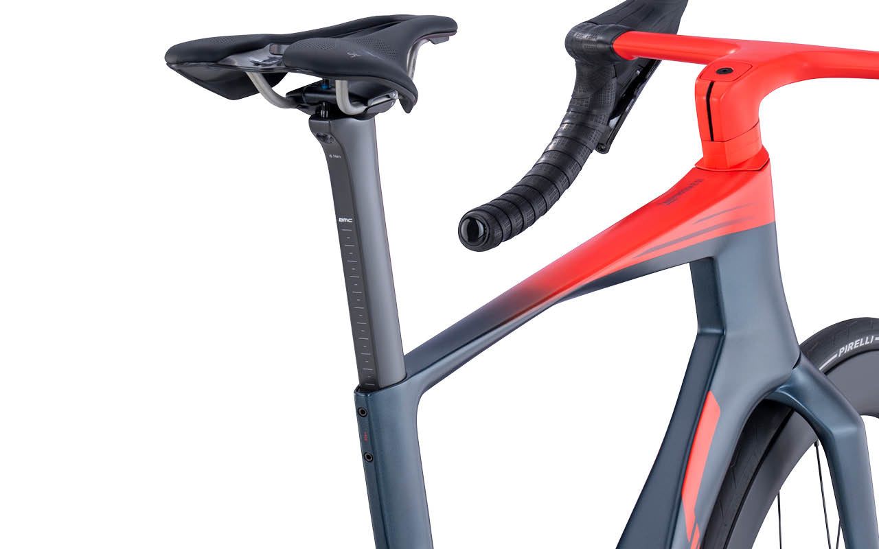 BMC Teammachine R 01 THREE 2026 – dostępne w sklepie AkbiSport innovation image