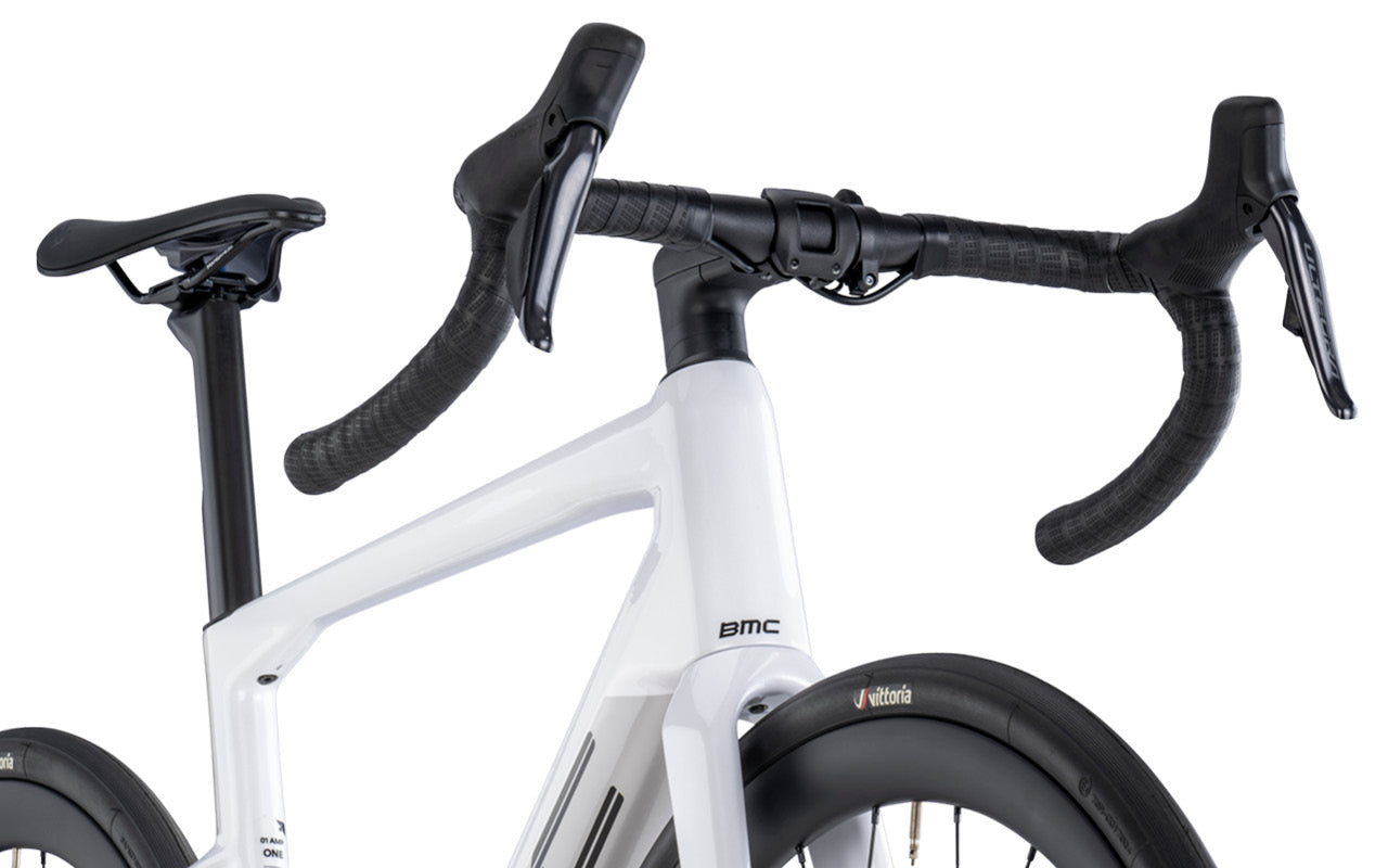 BMC Roadmachine 01 AMP ONE 2026 – dostępne w sklepie AkbiSport innovation image