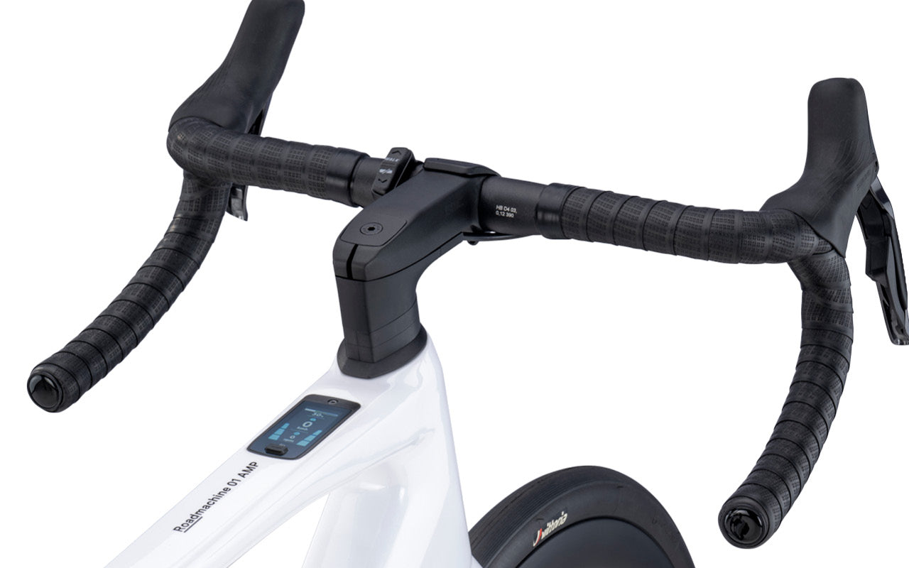 BMC Roadmachine 01 AMP ONE 2026 – dostępne w sklepie AkbiSport innovation image