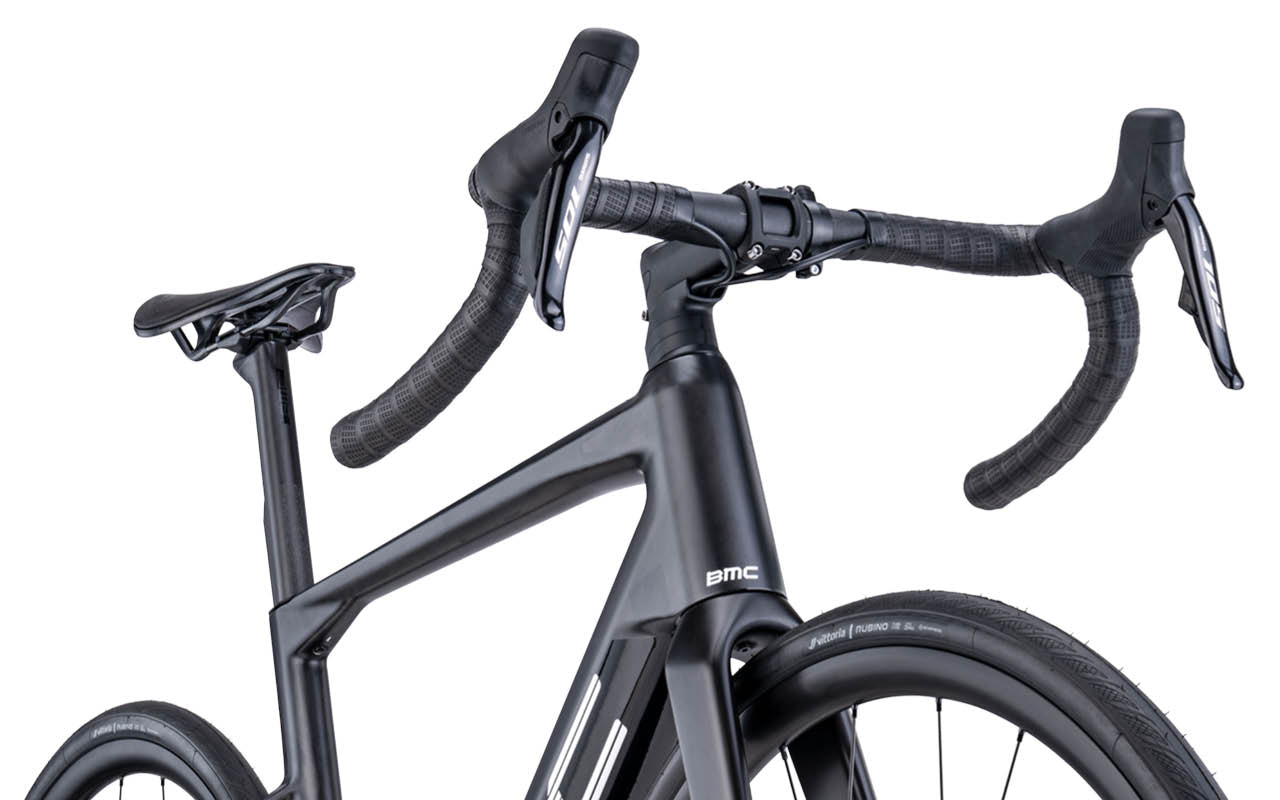BMC Roadmachine 01 AMP ONE 2027 – dostępne w sklepie AkbiSport innovation image