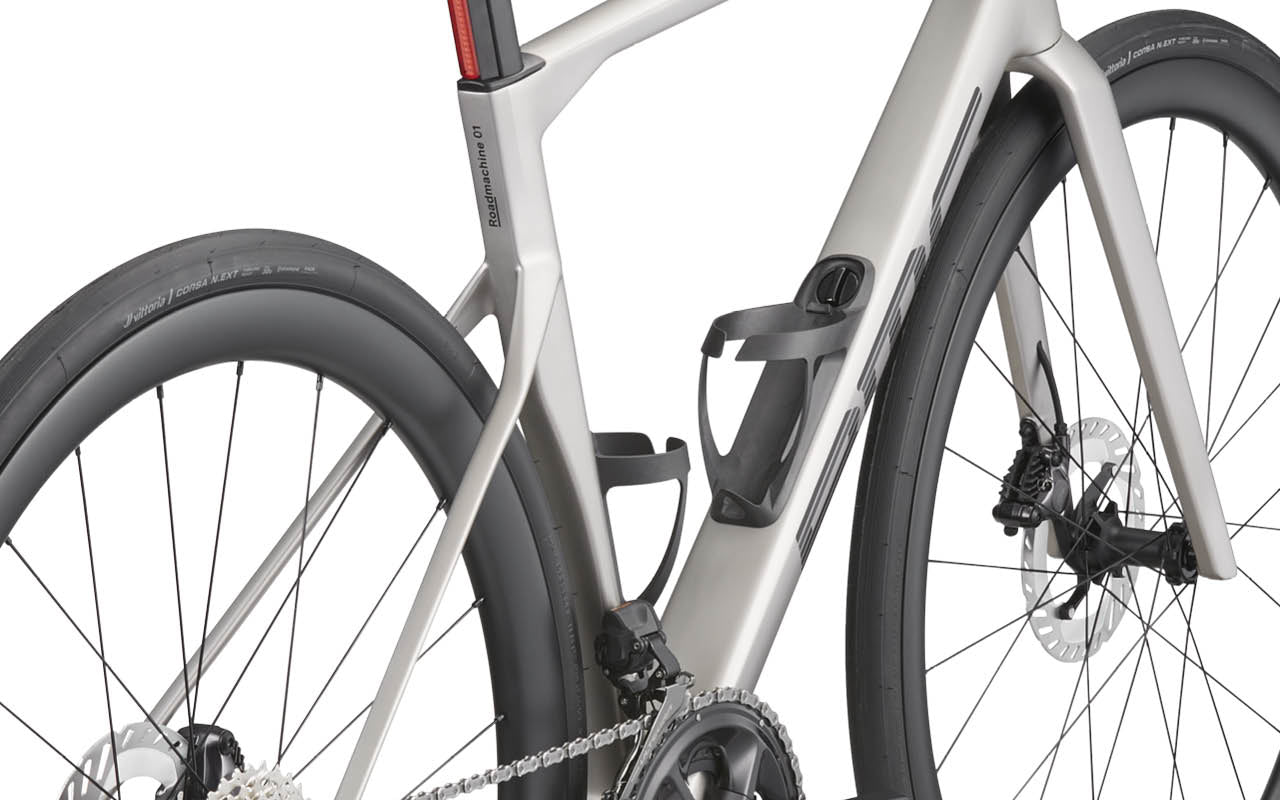 BMC Roadmachine 01 THREE 2027 – dostępne w sklepie AkbiSport innovation image